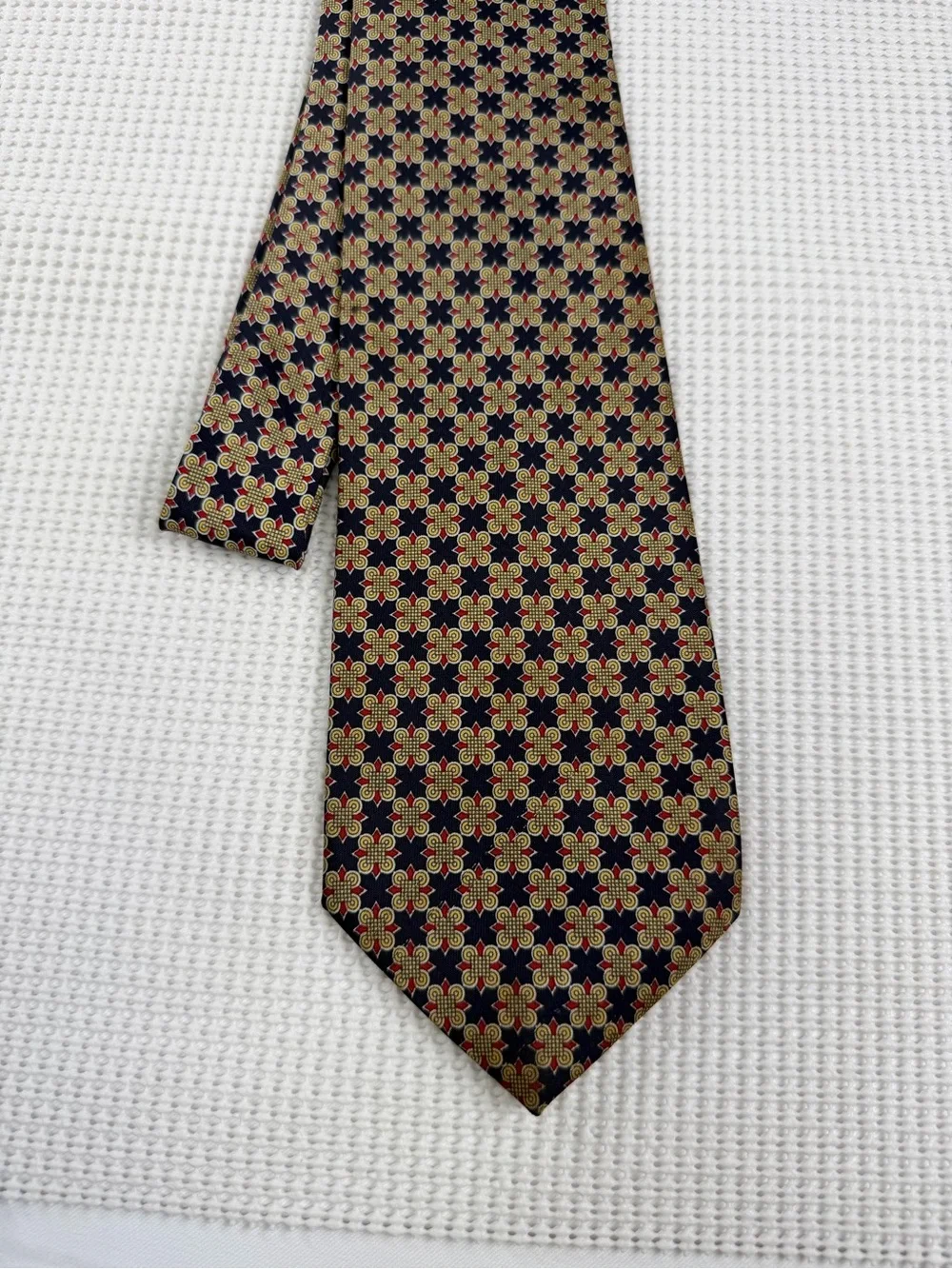 Rene Chagal Classic Navy Floral Necktie - Elegant Patterned Professional Tie